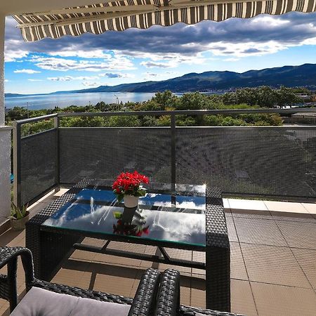 Apartment Leon - Sea View Rijeka Zewnętrze zdjęcie