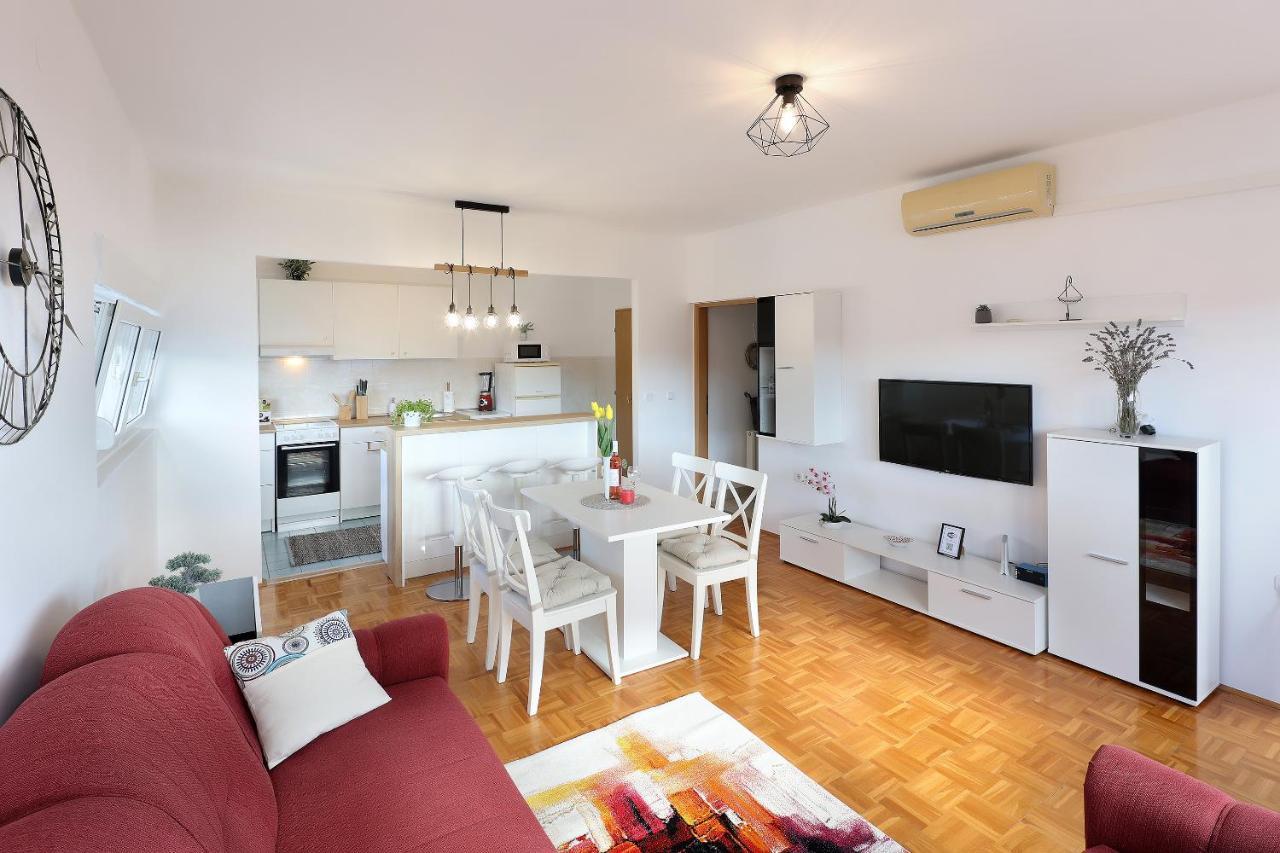 Apartment Leon - Sea View Rijeka Zewnętrze zdjęcie